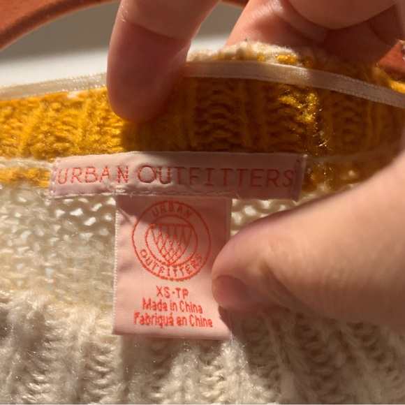 Urban outfitters striped sweaters - Picture 2 of 4